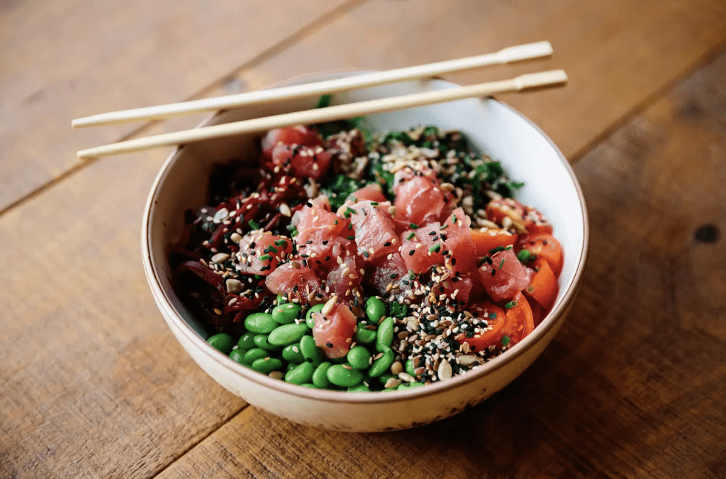 How to Make a Fresh and Easy Hawaiian Poke Bowl